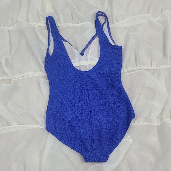 Vibrant Blue One-Piece Swimsuit with V-Neck Twist Vintage - Picture 3 of 4